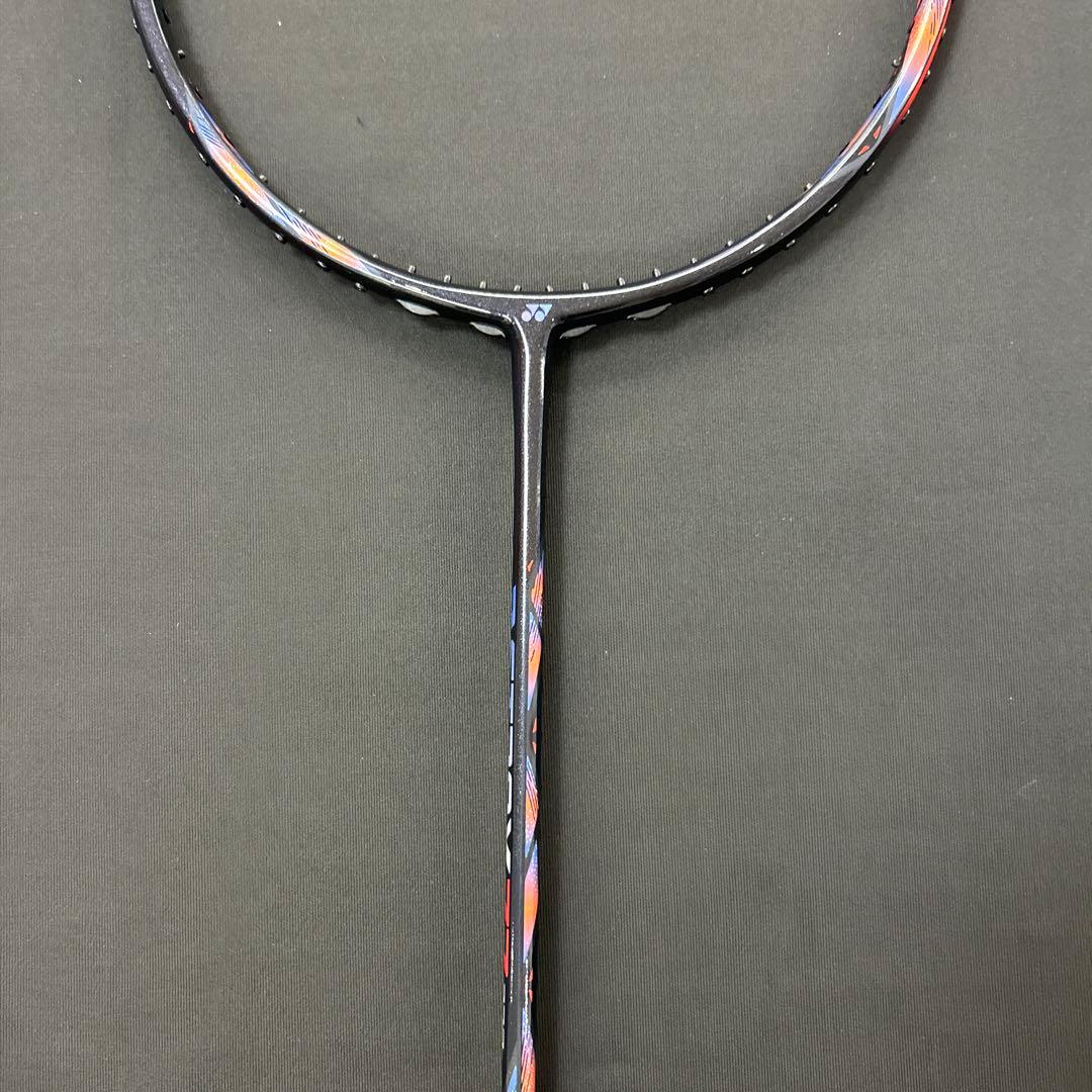 4ug6 アストロクス７７プロ　新品未使用　ヨネックス　バドミントン　ラケット