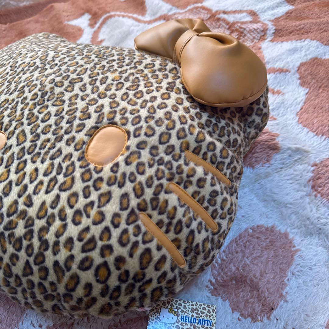 ハローキティ ヒョウ柄クッション