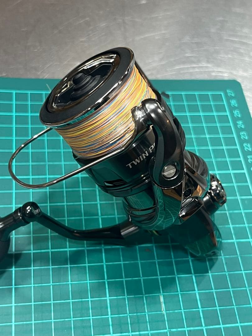美品　SHIMANO 24ツインパワー4000PG スピニングリール