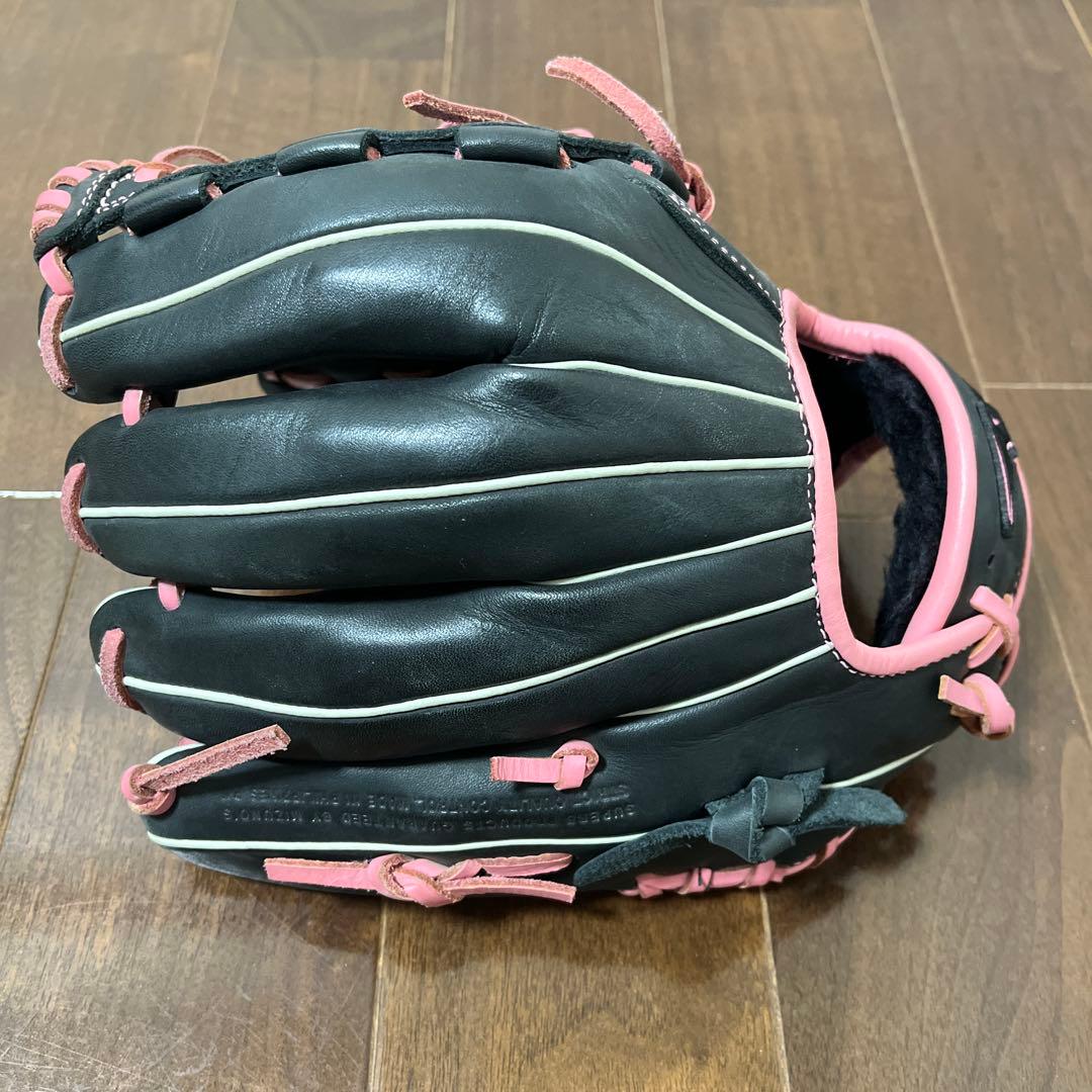 Mizuno 軟式オールラウンド用カラー限定モデル　ブラック/ピンク