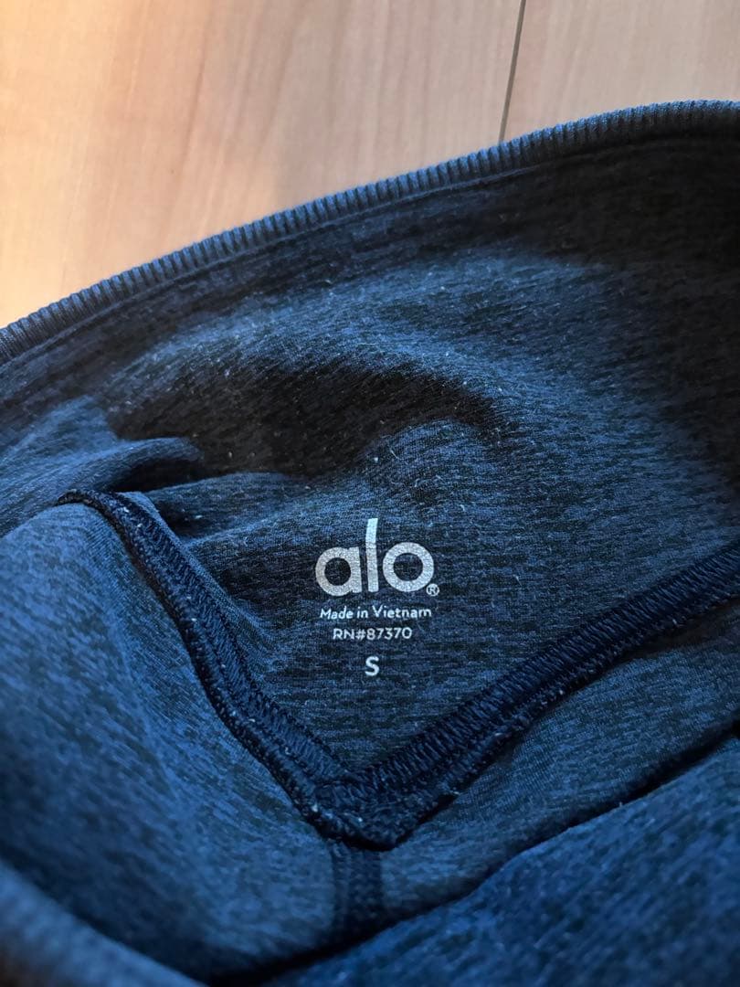 【良品】alo yoga 上下セットアップ タンクトップ　Sサイズ ネイビー