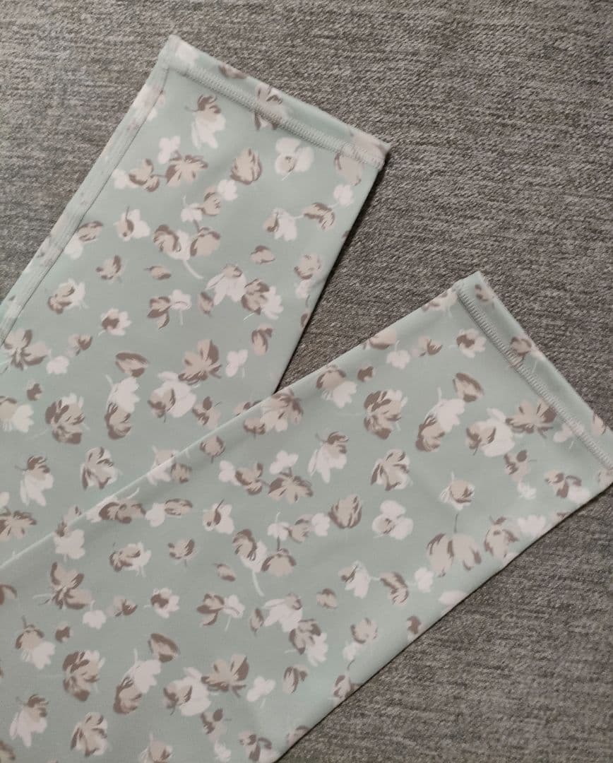 ⑨【新品未使用】 SUKALAスカーラLAVA レギンス L スモークグリーン