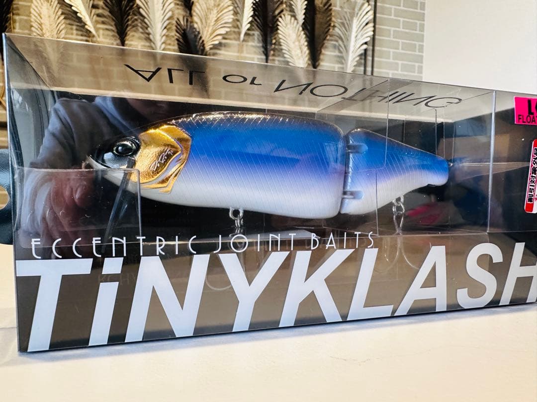 Eccentric Joint Baits TiNYKLASH フローティング