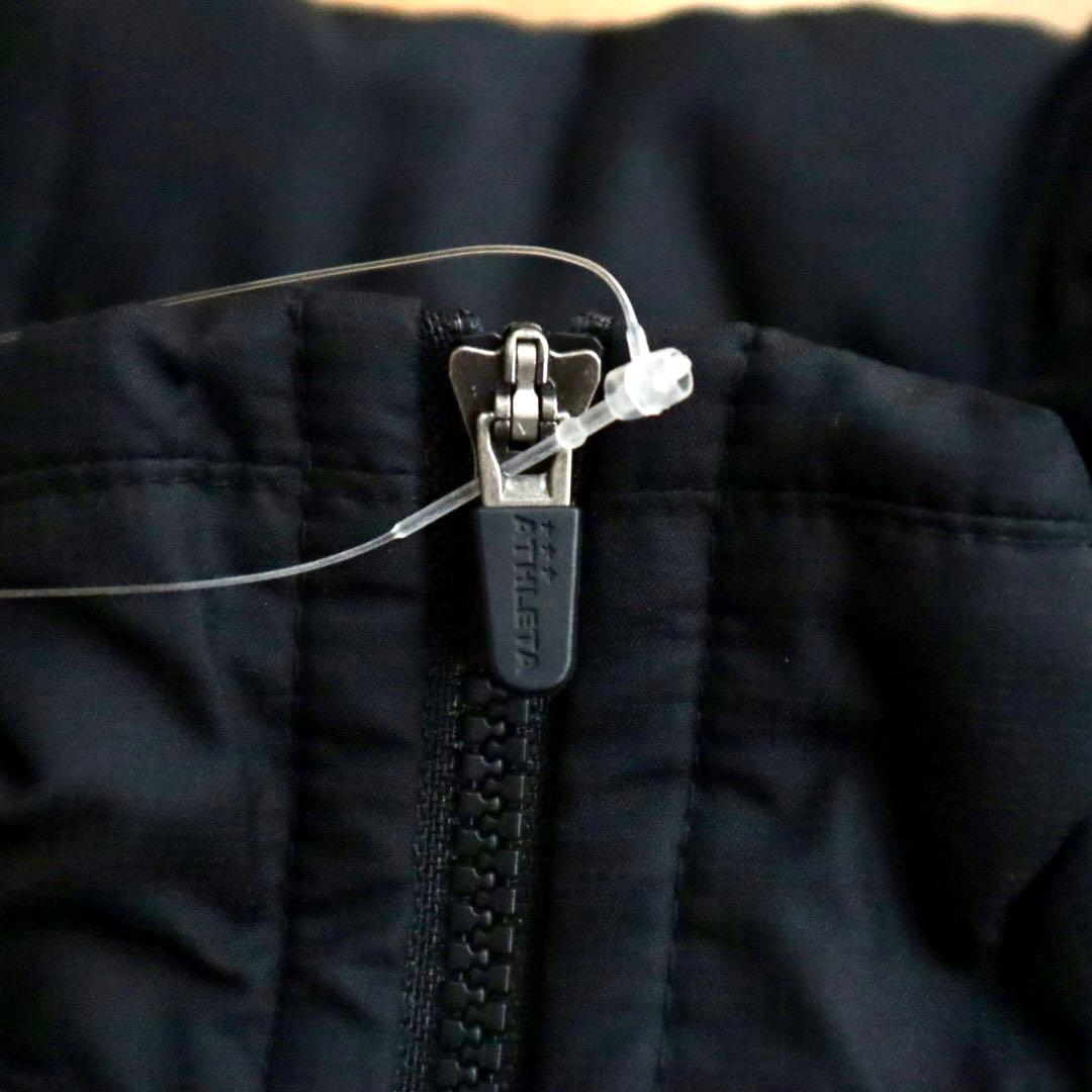訳アリ　ATHLETA　アスレタ　中わたジャケット　ブラック　130　新品　黒