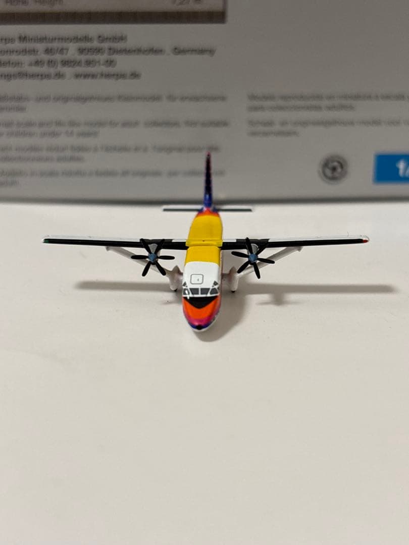 エアジャマイカ　Shorts 360-300 herpa 1/500