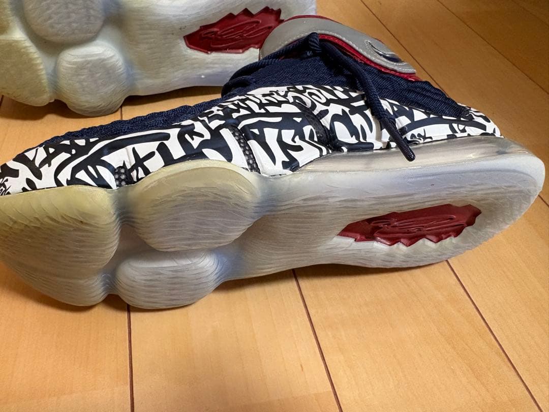 バッシュ Nike LeBron 17 Graffiti Cold Blue