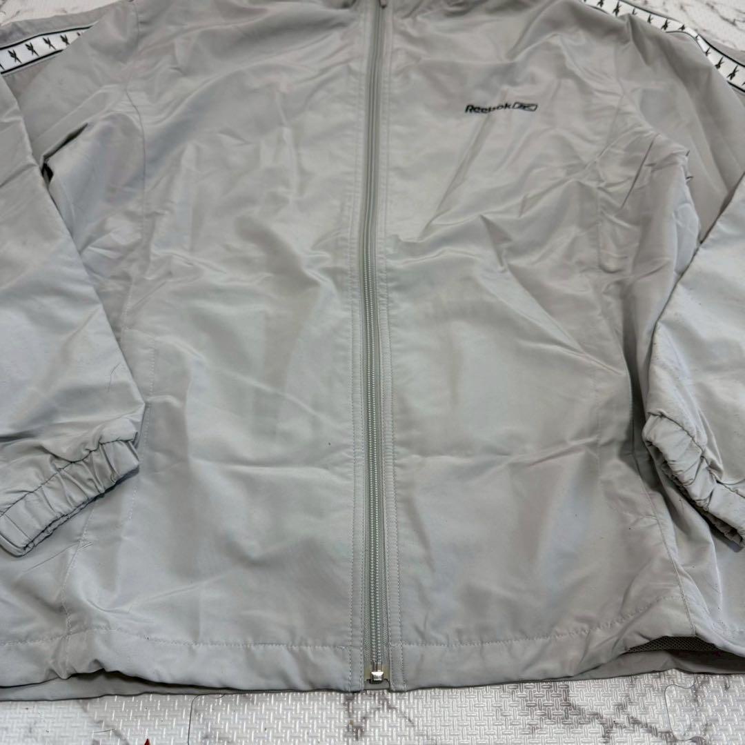 美品 Reebok セットアップ XL 銀 ジャージ　大きいサイズ　リーボック