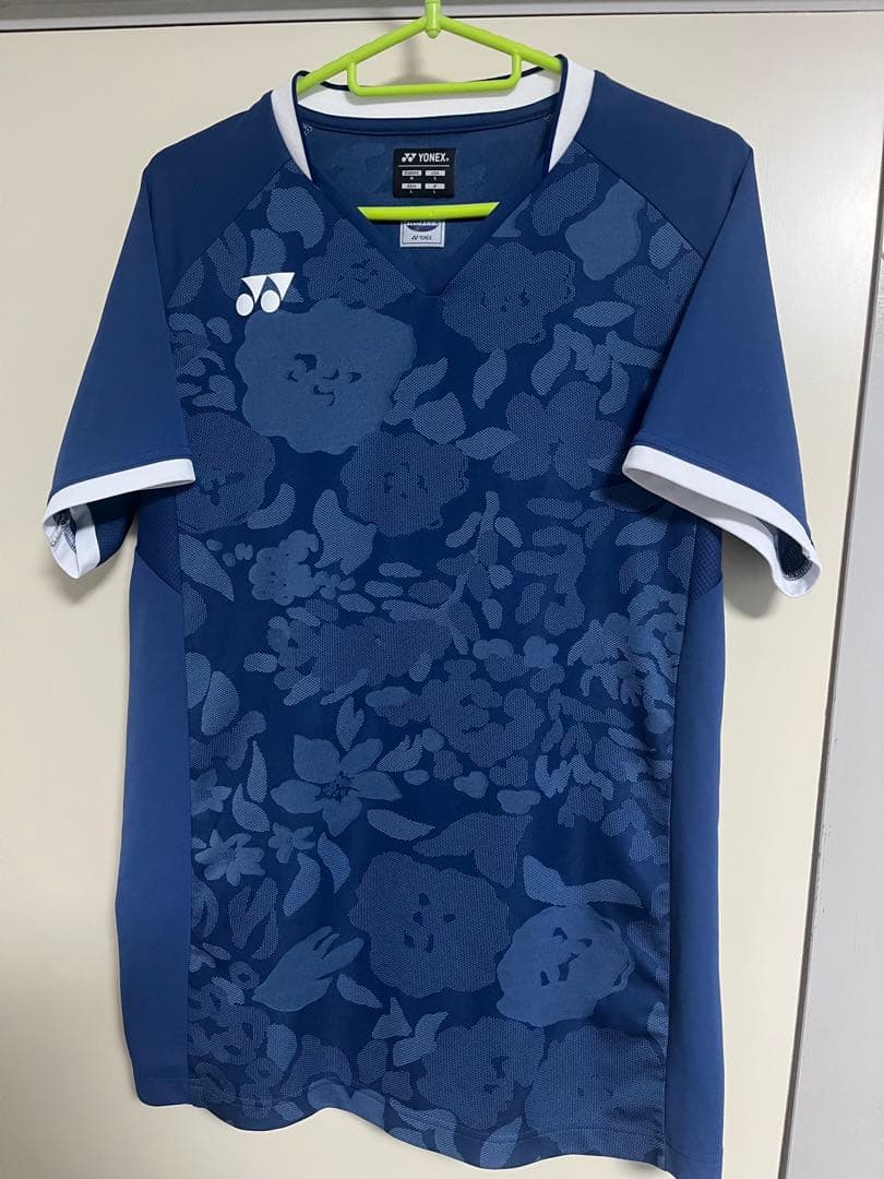 バドミントン　ヨネックス　ユニフォーム　花柄　紺色