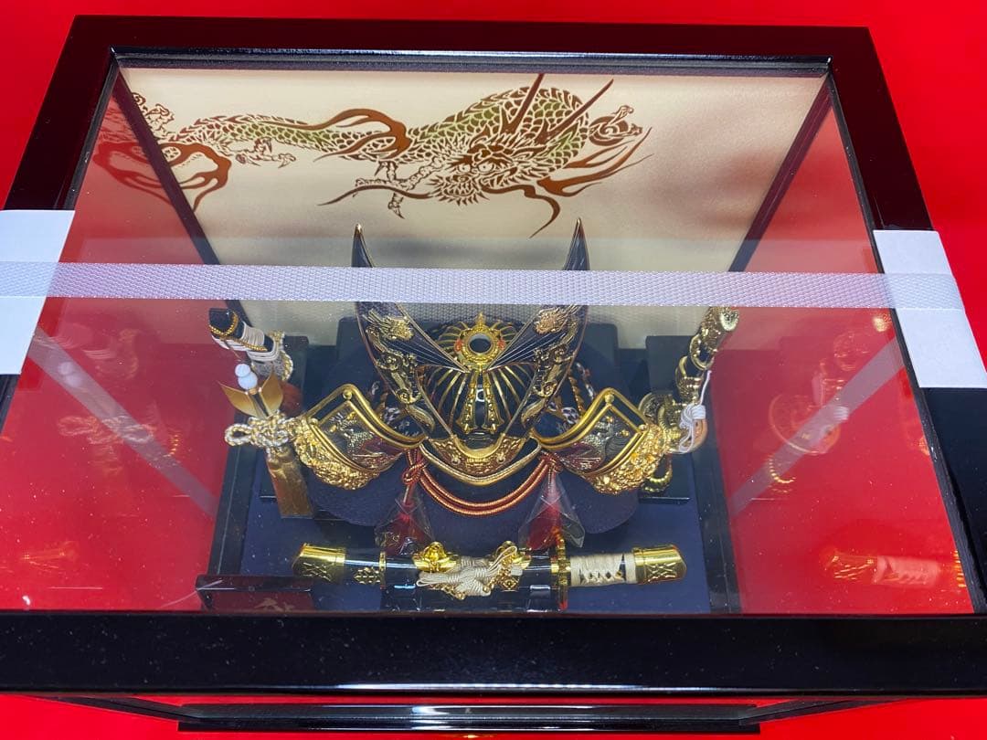 東京久月　五月人形　家紋付き兜飾り　ガラスケース入