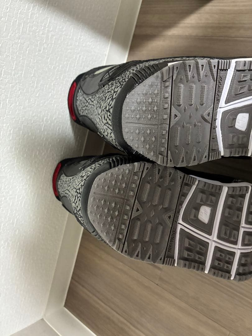 NIKE エア怪獣