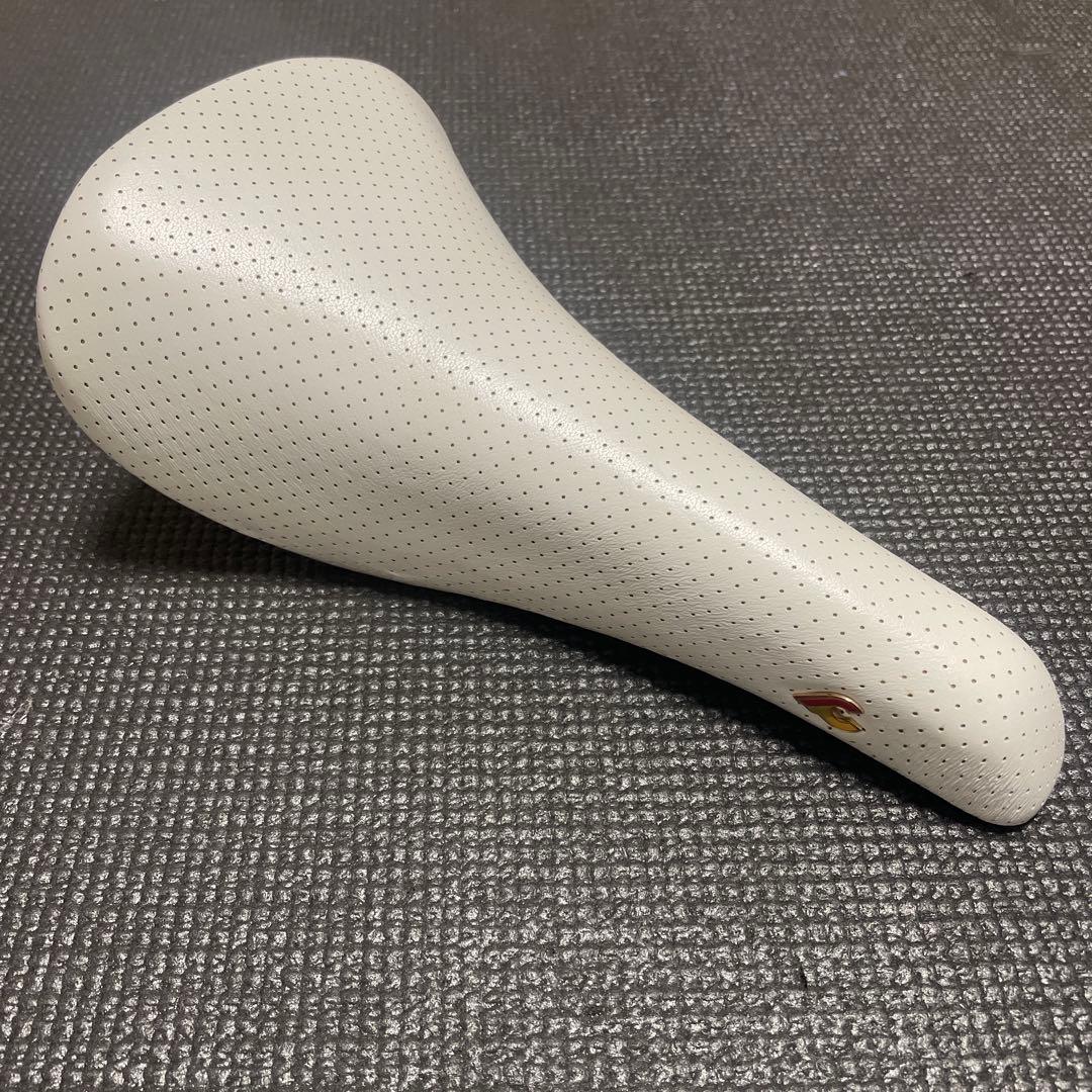 Cinelli チネリ ヴォラーレ サドル 復刻版 ホワイト