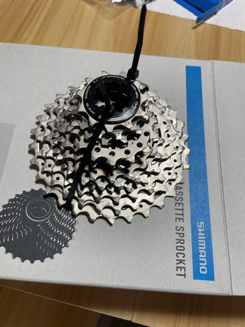 SHIMANO カセットスプロケット CS-R8101
