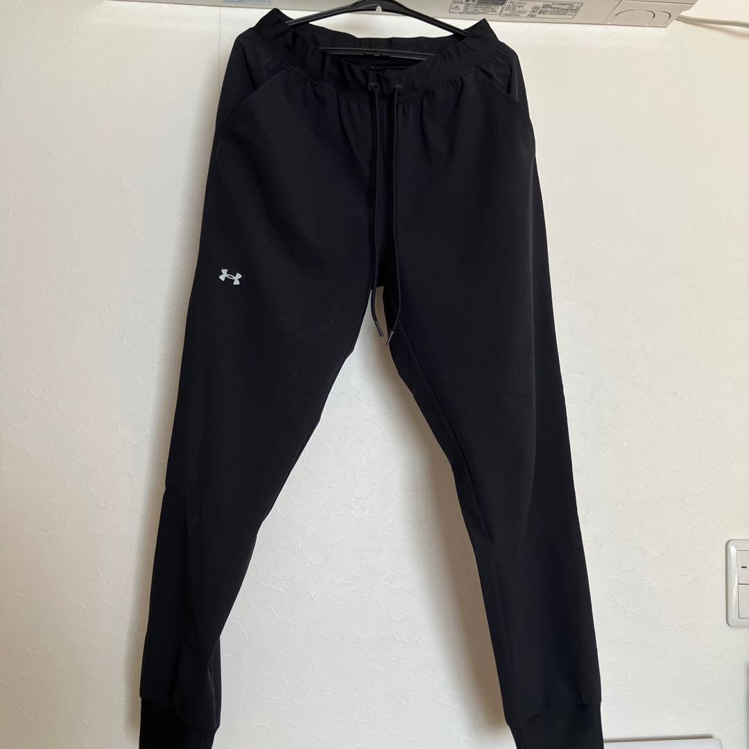 Under Armour HeatGear ブラックパンツ SM