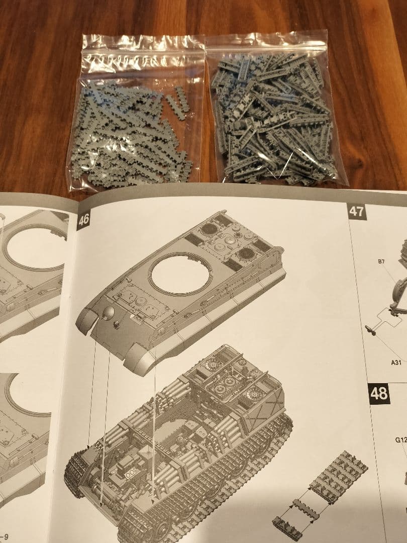 【週末限定セール】TAKOM King Tiger 1/35 Henschel