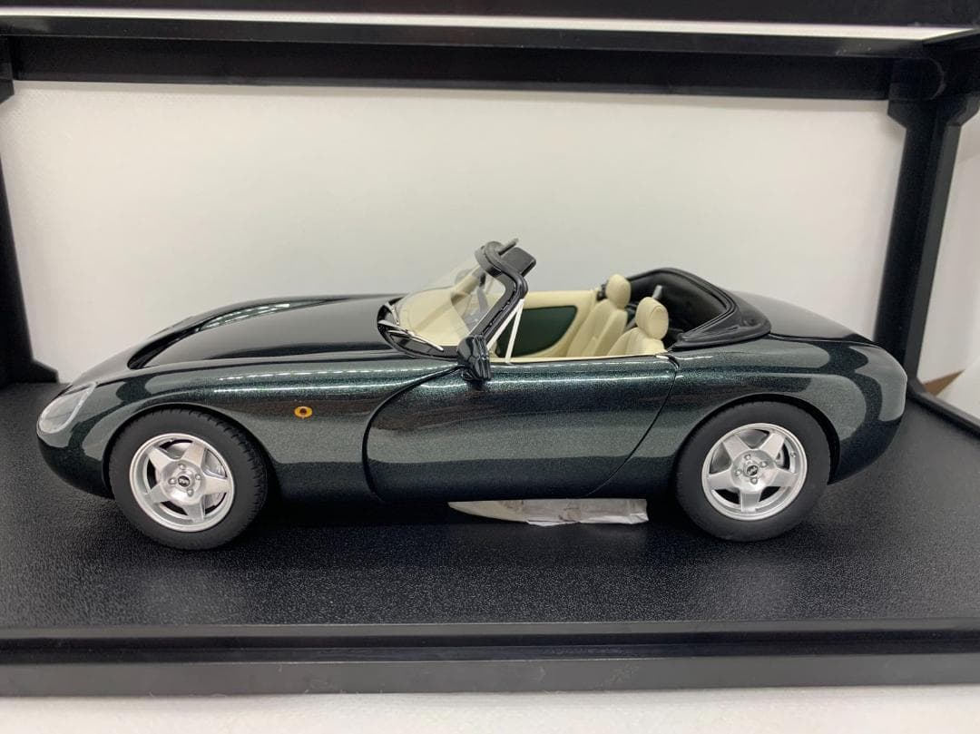 ミニカー 104-021 Cult 1/18 TVR Griffith green
