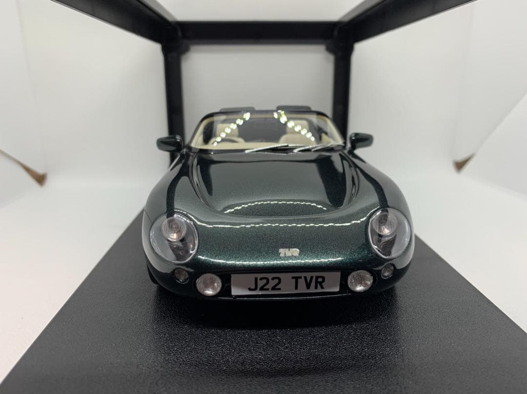 ミニカー 104-021 Cult 1/18 TVR Griffith green