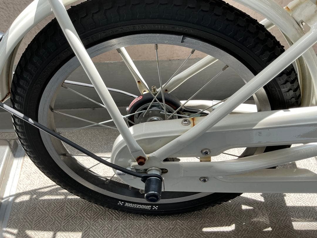ブリヂストンこども 自転車 BIKKE サイズ16