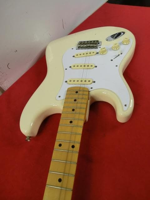 147：Fender Stratocaster　フェンダー　日本製　ジャンク