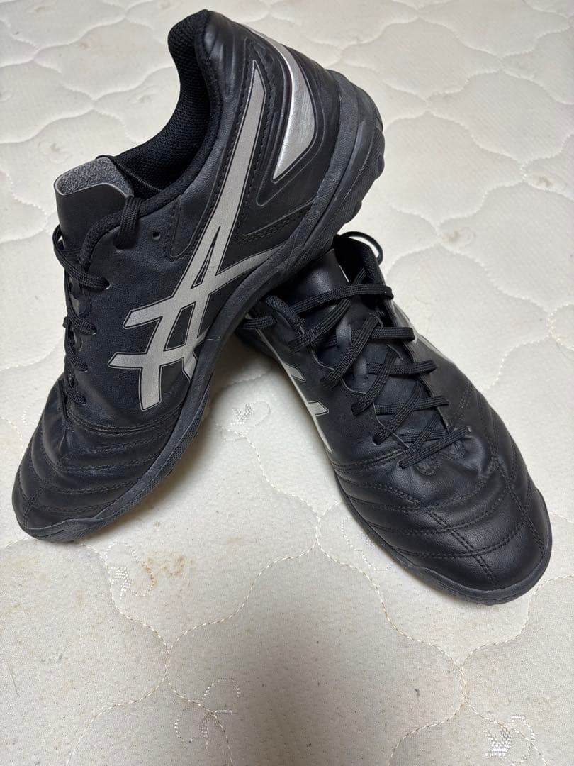 asics フットサルシューズ ブラック　27cm