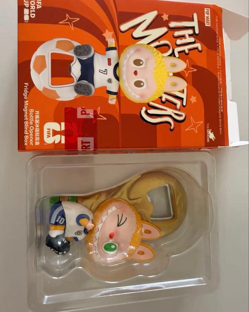 THE MONSTERS x FIFA マグネット付きボトルオープナー
