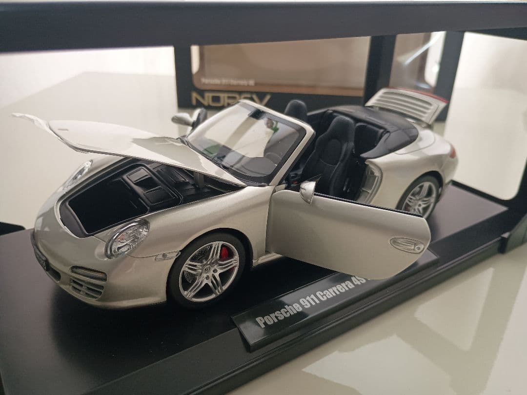ノレブ NOREV ポルシェ 911 カレラ4S 997-2 2008 1/18