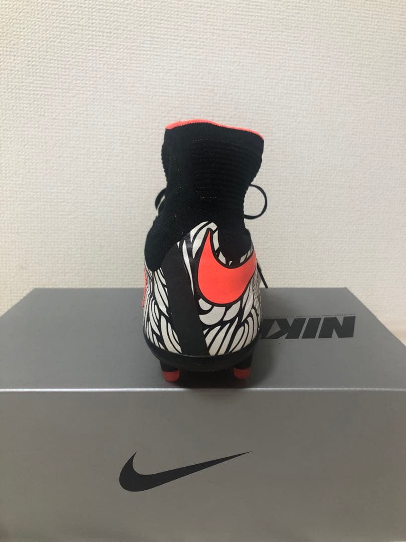 NIKE HYPERVENOM PHANTOM Ⅱ NJR FG
