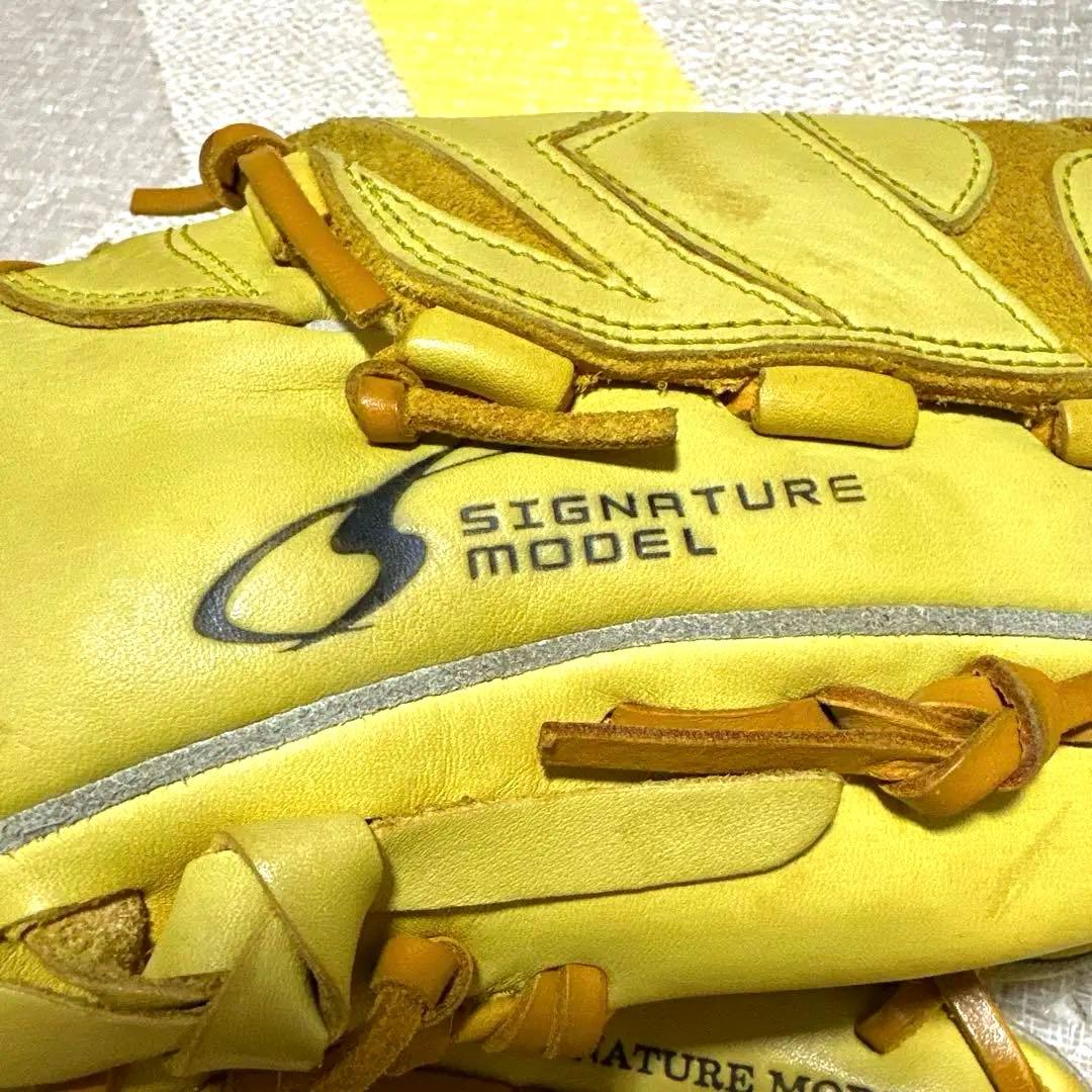 Nike Signature Model 軟式グローブ イエロー