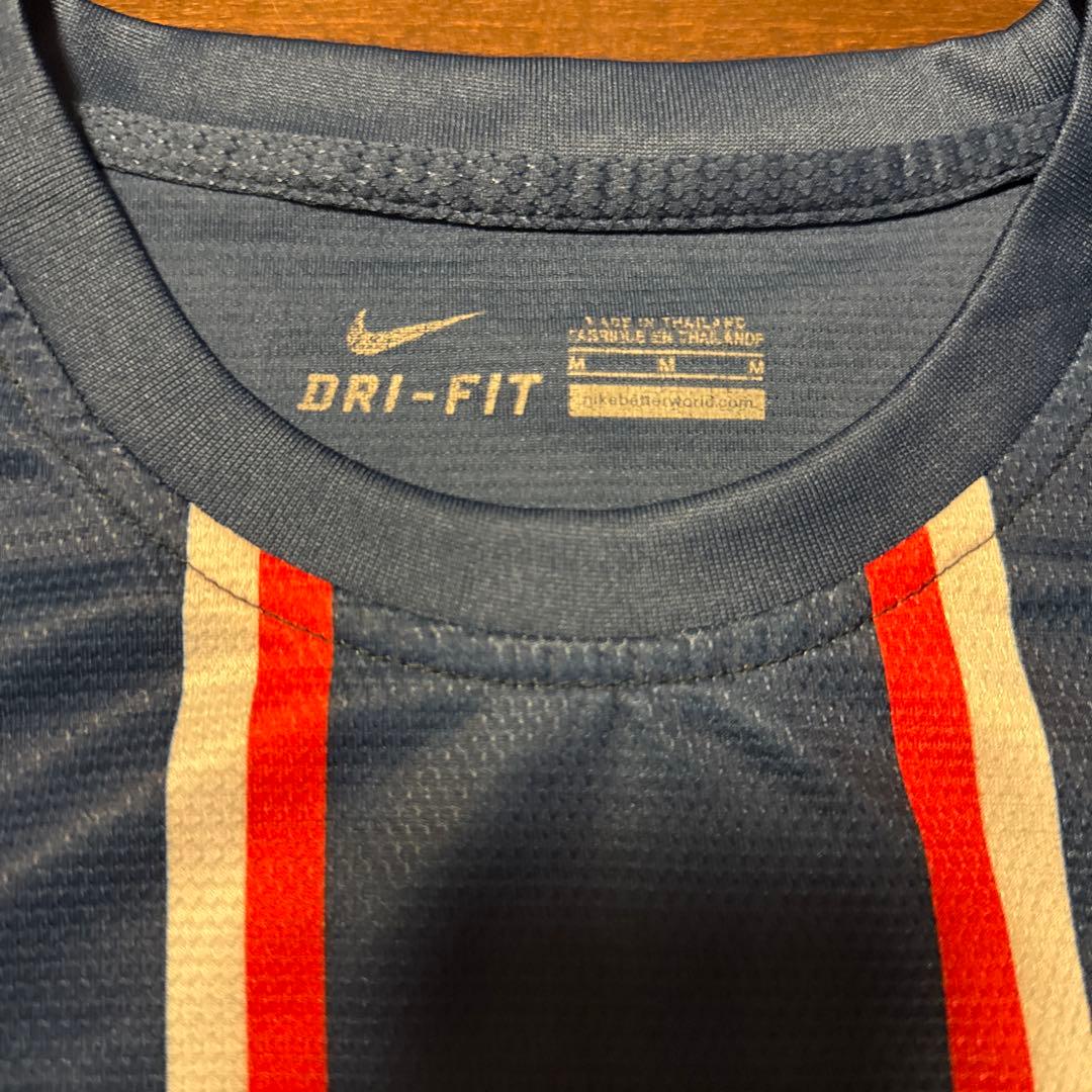 Nike PSG シャツ Mサイズ　PARIS SAINT-GERMAIN