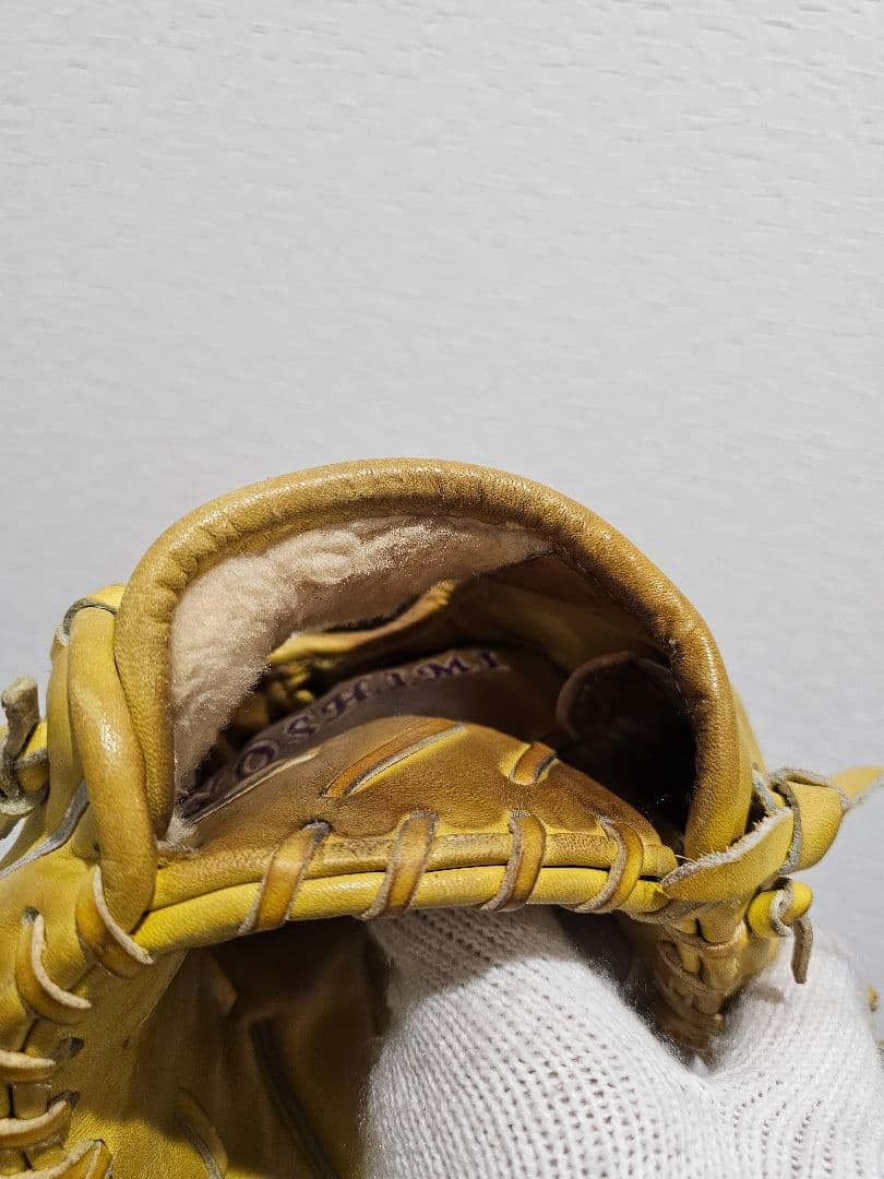 mizuno　ミズノプロ投手用　刺繍有り　中古品