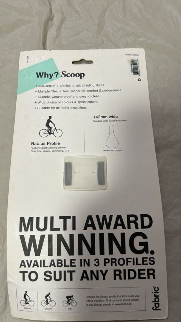 fabric SCOOP PRO RADIUS サドル 142mm