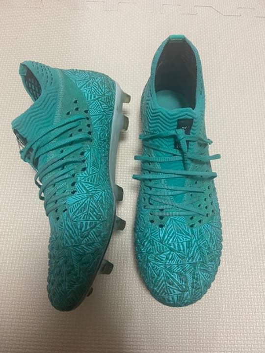 サッカースパイク　PUMA future
