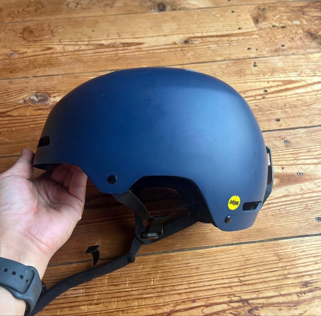 GIRO アウトドアヘルメット ネイビー　スキー、スノボー、スケート用　Lサイズ