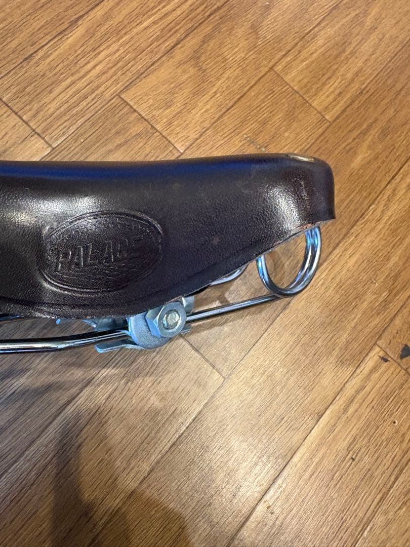 PALACE レザーサドル ヴィンテージ　焦げ茶　新品