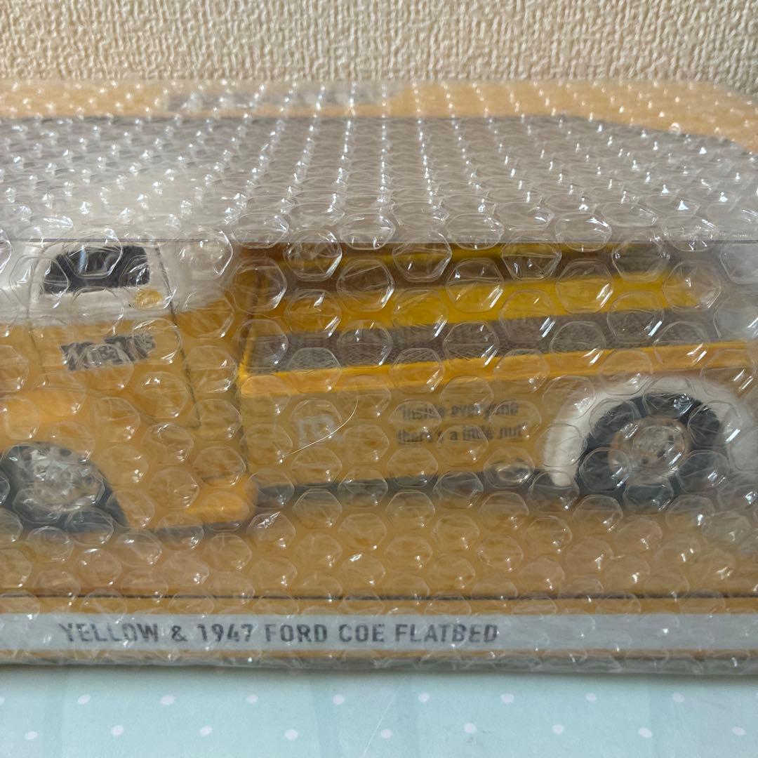 m&m's YELLOW&1947 FORD COE FLATBED(未開封品)