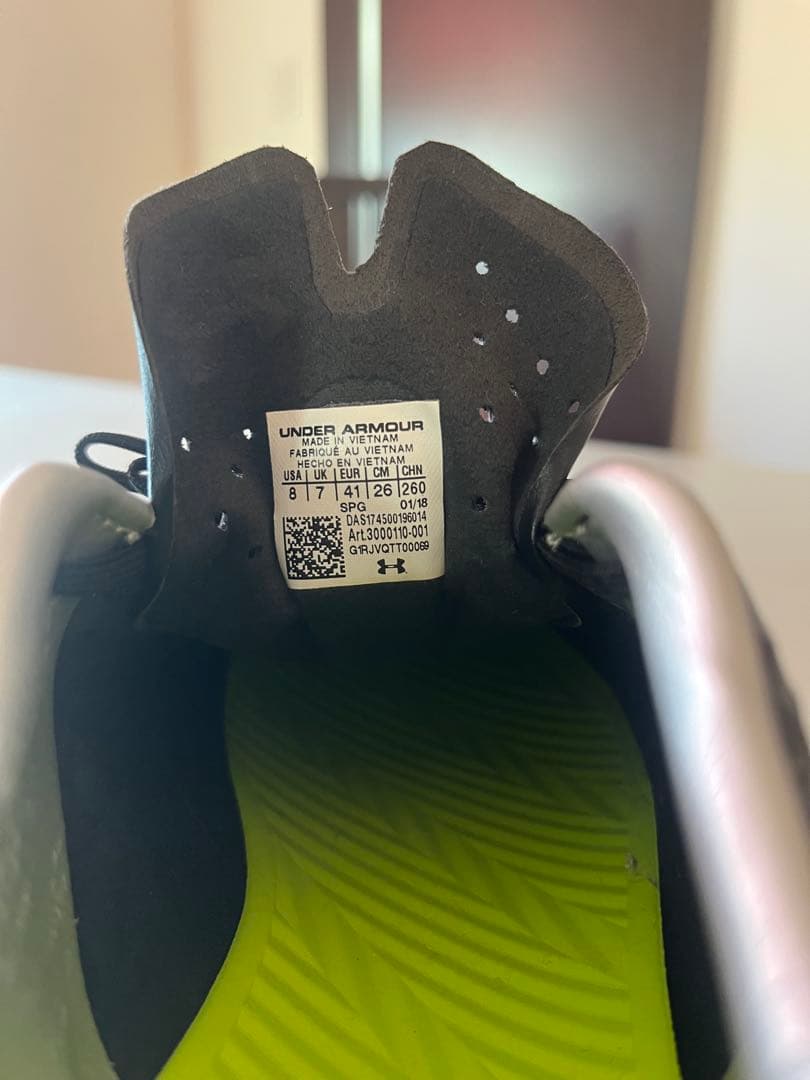 ⭐️新品　未使用品⭐️ UNDER ARMOURサッカースパイク26㎝