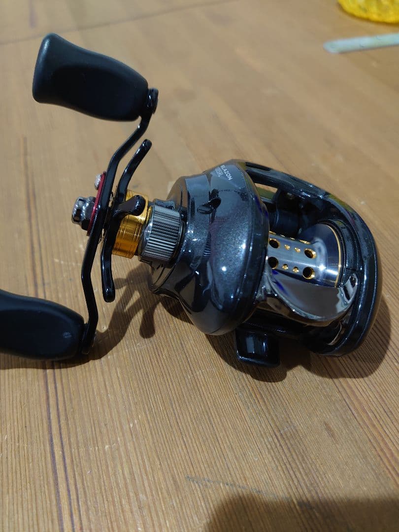 DAIWA　ダイワ　ブレイゾン 100SH L 左