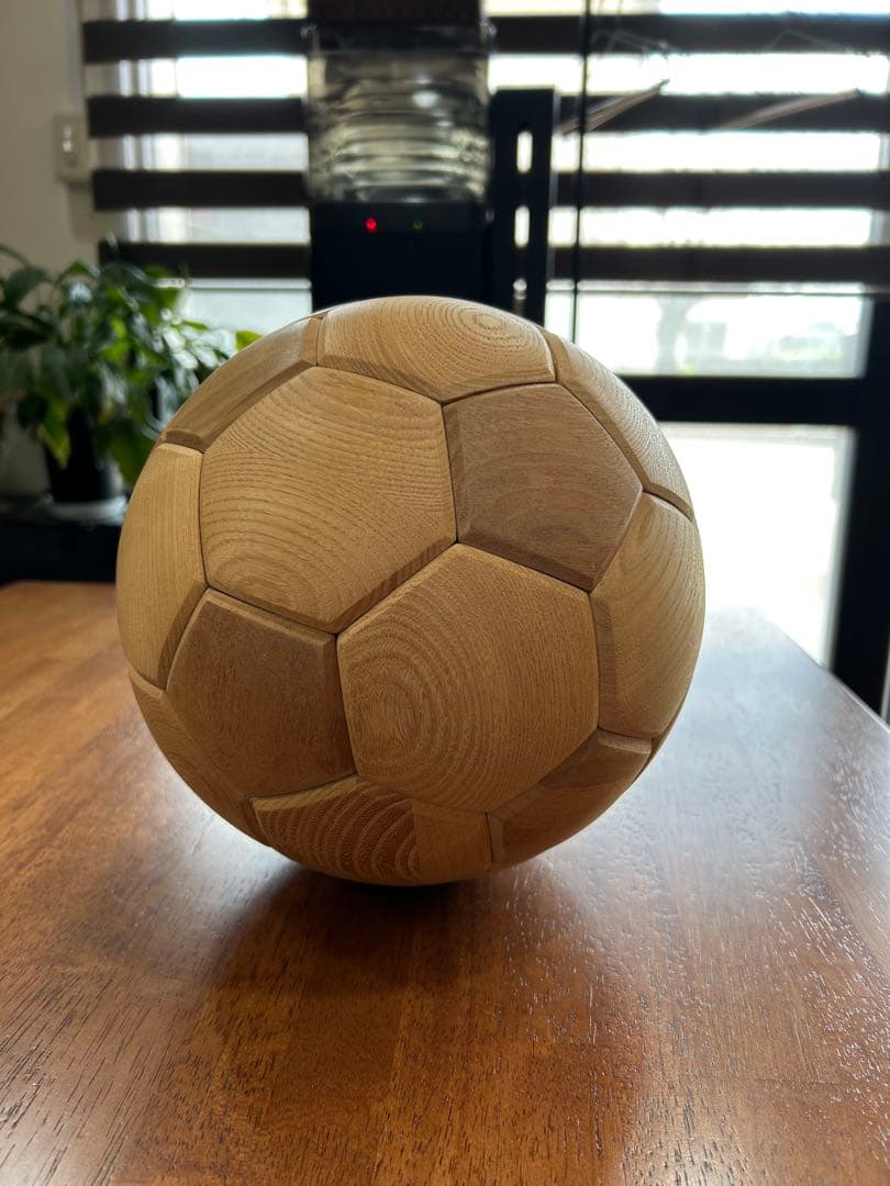 木製サッカーボール型オブジェ 約20cm