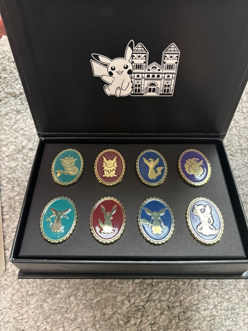 ポケモン ロンドン自然史博物館　イーブイ　ピンバッジ　セット