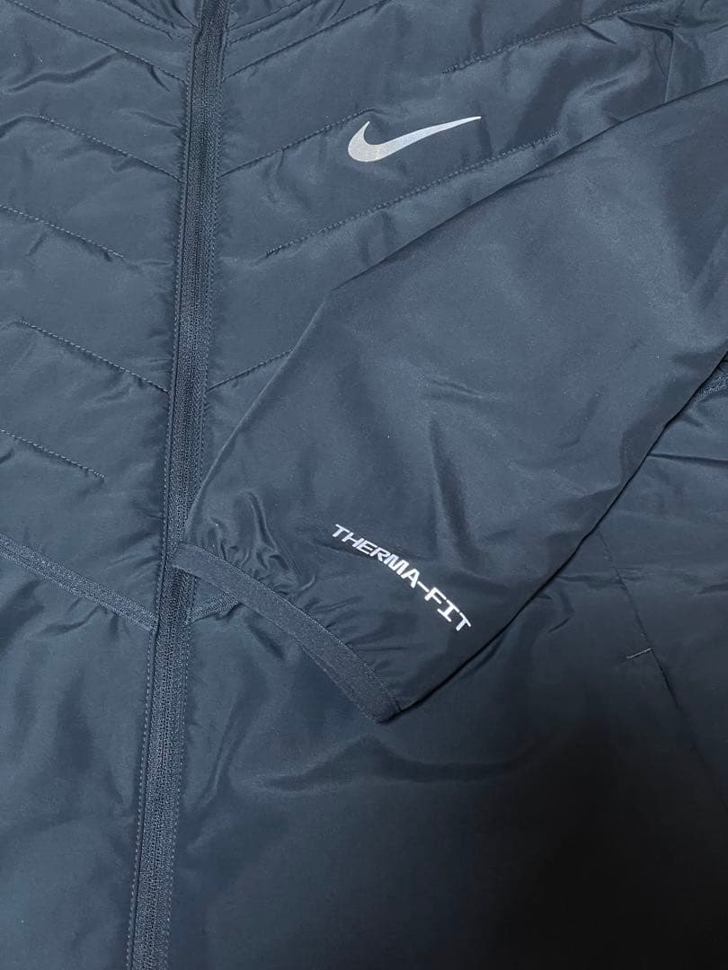 Nike ナイキ　ランニングウェア・ランニングジャケット　新品　メンズL