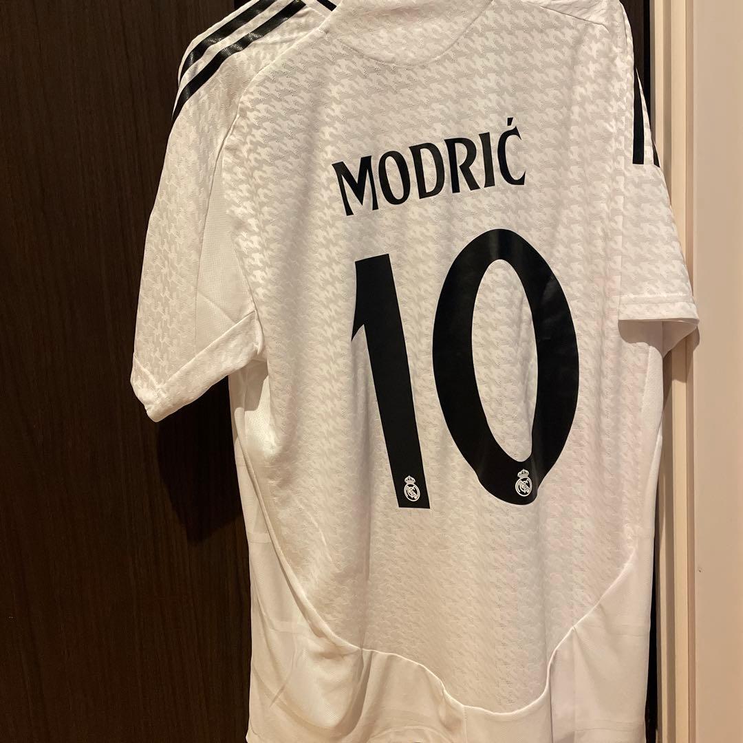 レアル・マドリード MODRIĆ 10 XL シャツ
