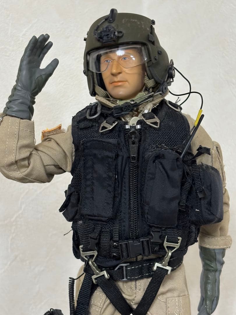 HOT TOYS アメリカ ナイトストーカーズ ヘリパイロット