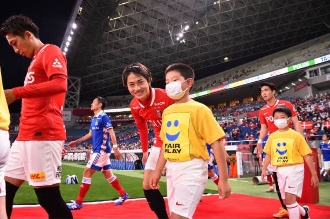 浦和レッズ　ユニフォーム　小泉佳穂　2022（H）