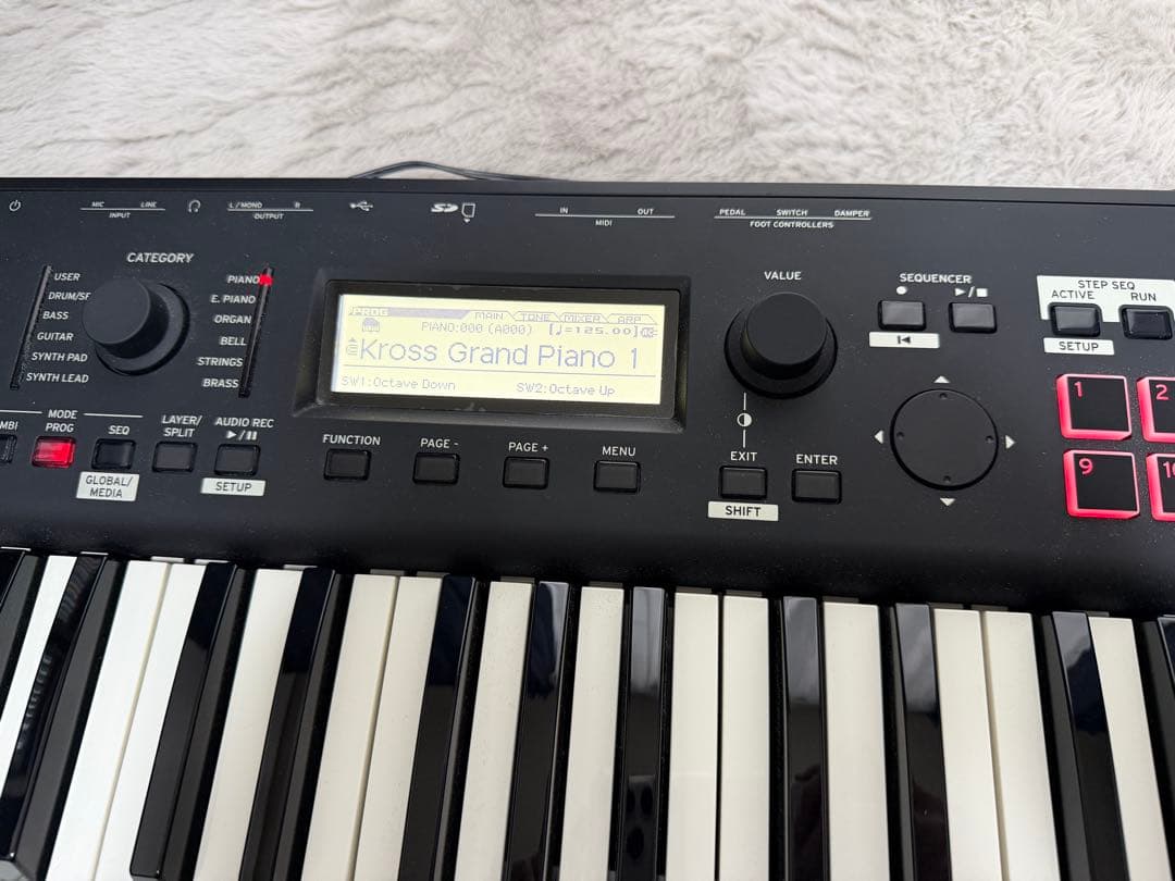 【美品】KORG KROSS2 61鍵盤 純正ケース付き