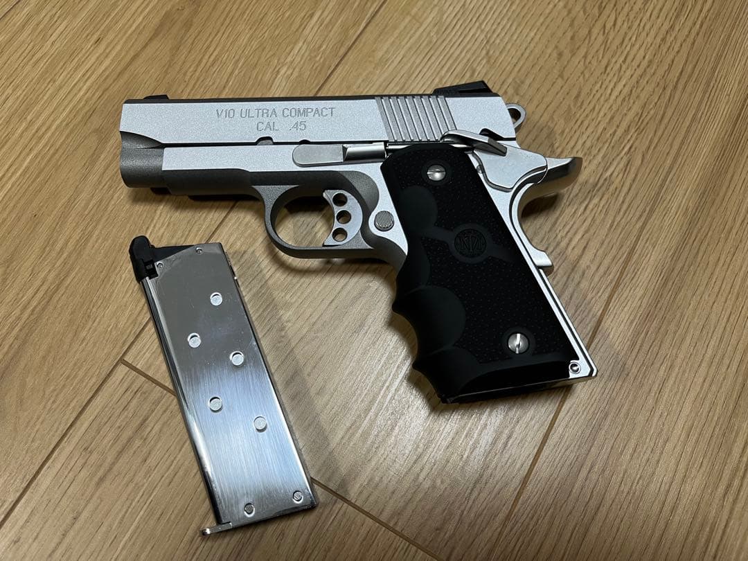東京マルイ　V10 Ultra Compact エアーソフトガン