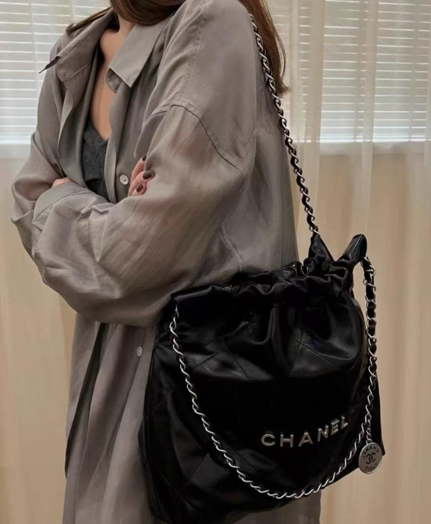 ✨新品✨ VIP限定 ブラックレザーショルダーバッグ