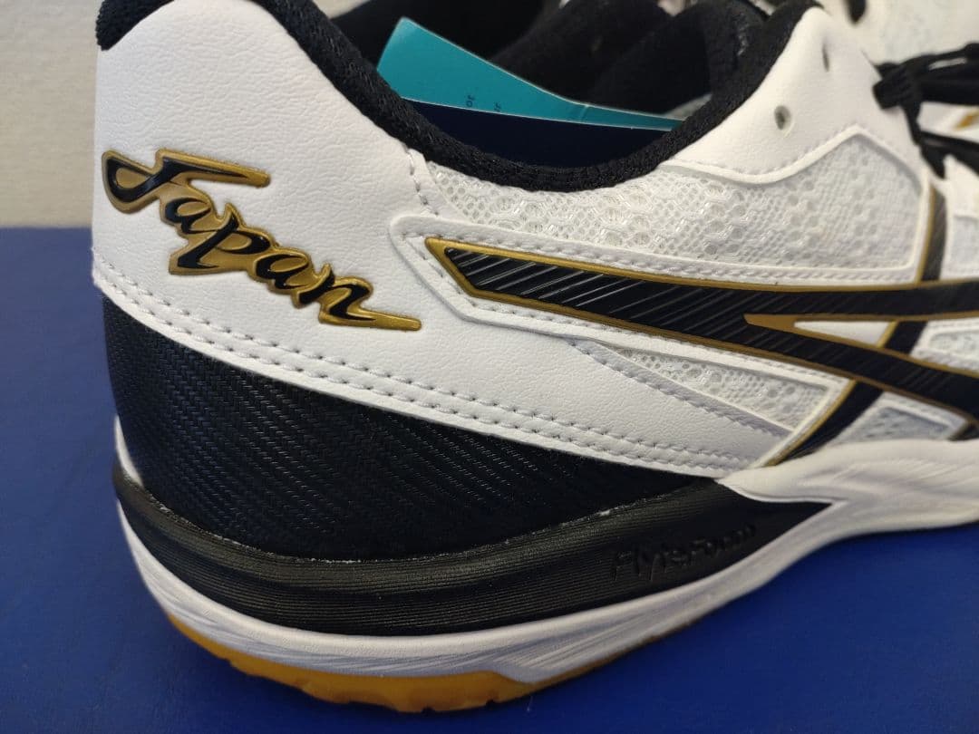 バレーボールシューズ　アシックスasics ローテジャパンライトFF 未使用品