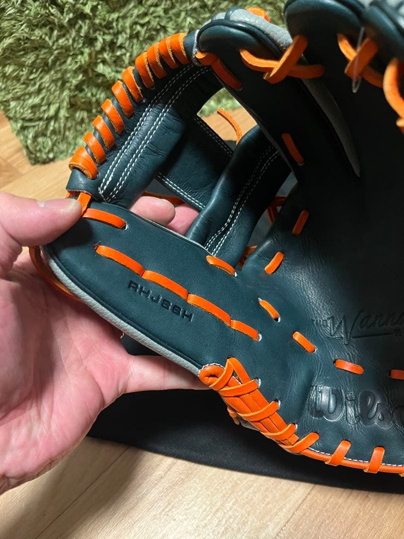 未使用●ウィルソン ワナビーヒーローデュアル 軟式内野手用86型 グレーSS
