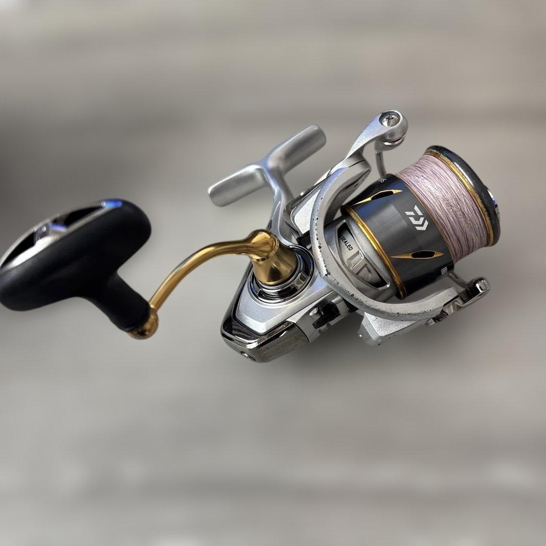 DAIWA 21FREAMS LT 2500 スピニングリール