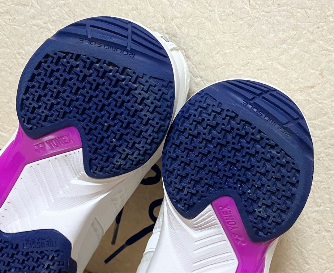★美品！YONEX ヨネックス パワークッション カスケードアクセル ミッド24