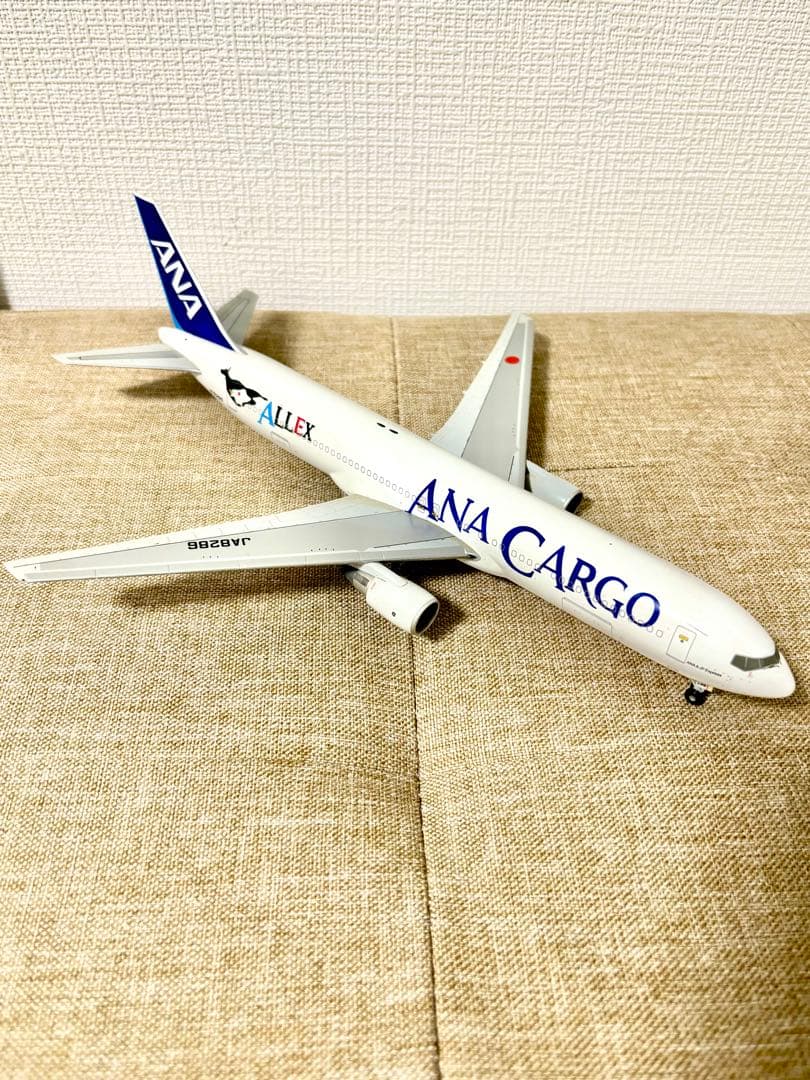 ANA CARGOのBoeing 767-300BCFモデル1/200スケール